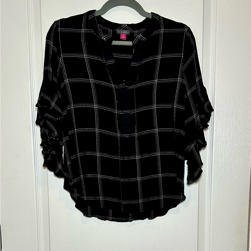 🖤EUC🖤 Vince Camuto Black and White Plaid Blouse